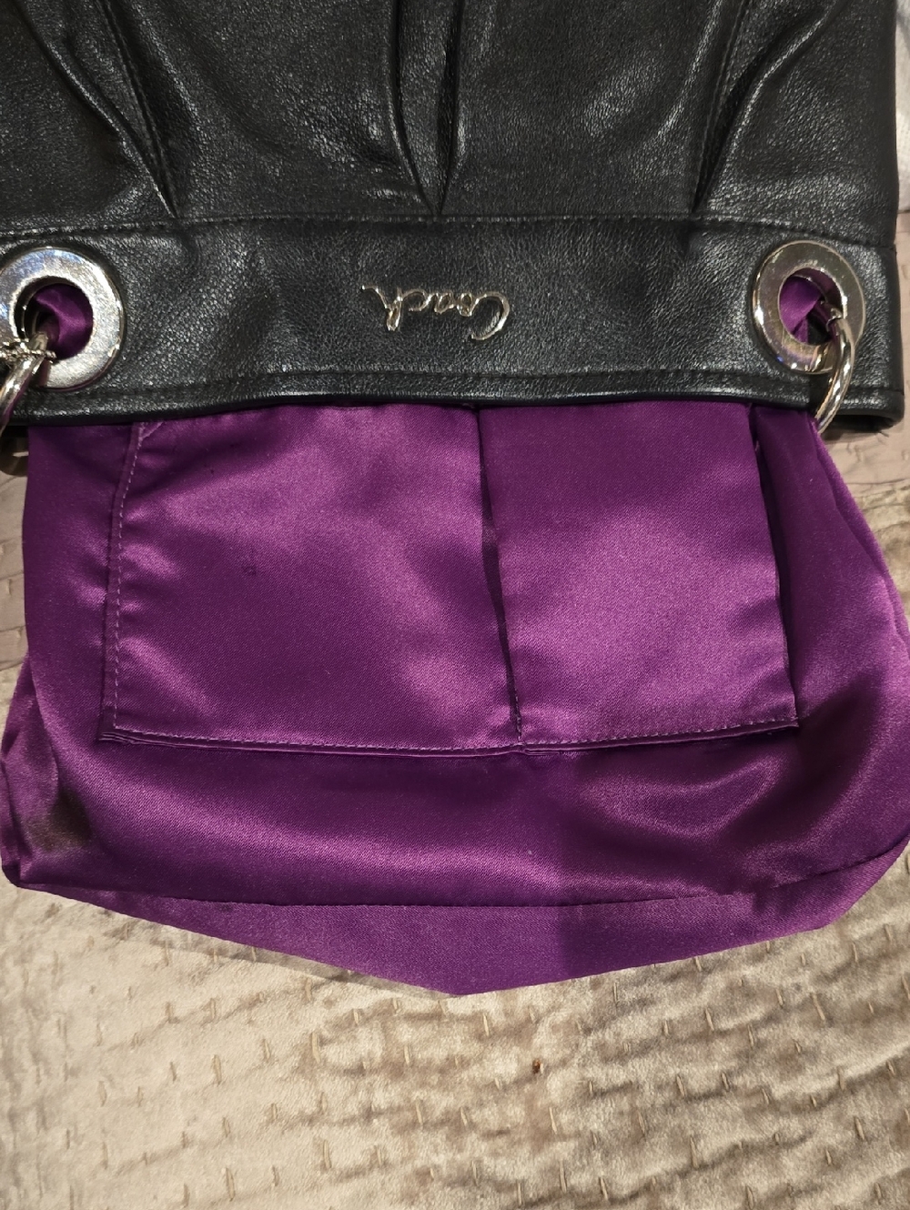 Coach Vintage Black Leather Shoulder Bag with Gold-Tone Rings - Picture 7 of 8